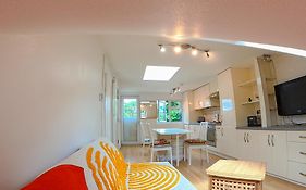 1 Bed Attic Flat With Easy Reach To City Centre